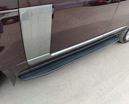 Пороги Range Rover 4 L405 черные с логотипом
