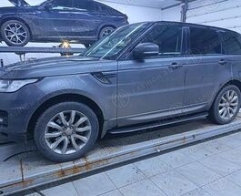 Пороги Range Rover Sport 2 L494 серебристые с логотипом
